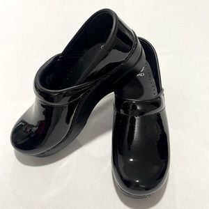NEW Dansko Professional Clog - Black Patent